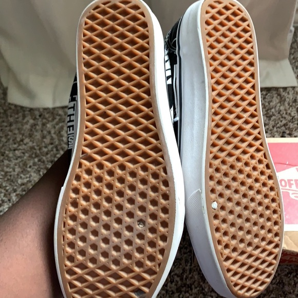 Black and white graphic vans - Picture 5 of 5